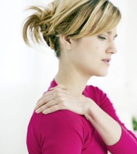 How To Reduce Shoulder Pain – 12 Be...