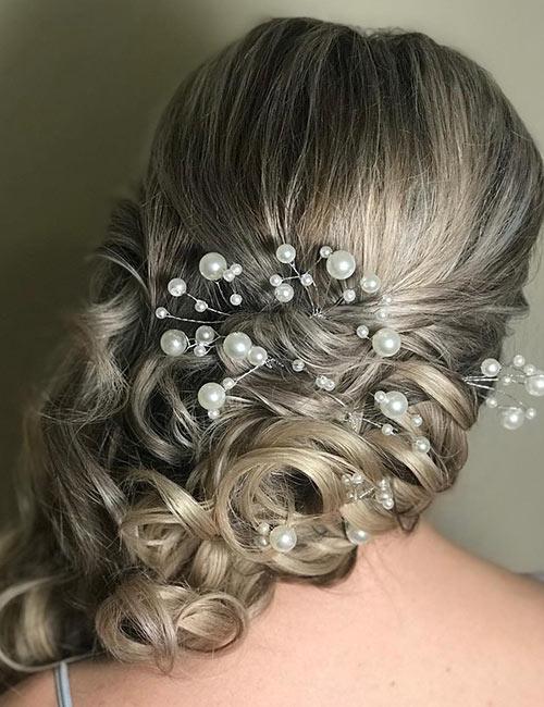 Scupted curls flapper hairstyle