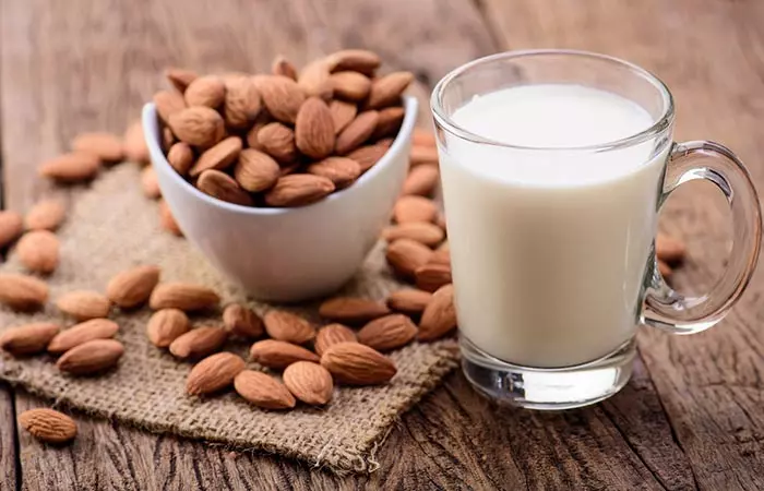 Almond Milk 