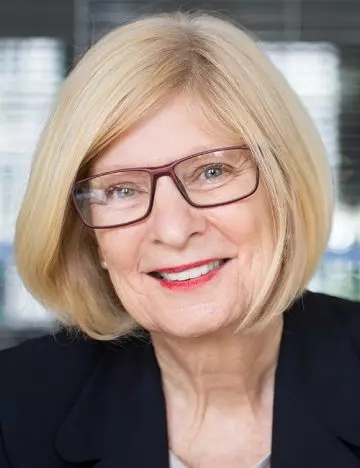 Classic lob hairstyle for older women with glasses