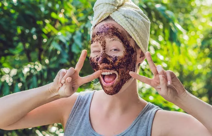 Coffee, cocoa, and oatmeal vegan face mask to rejuvenate your skin