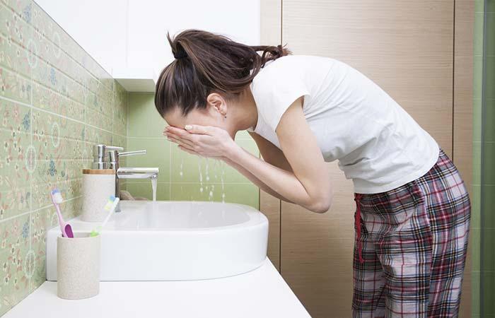 Should You Wash Your Face In The Shower Top Skin Secrets Immerse Yourself Or Shower Where You Have To Wash Your Face