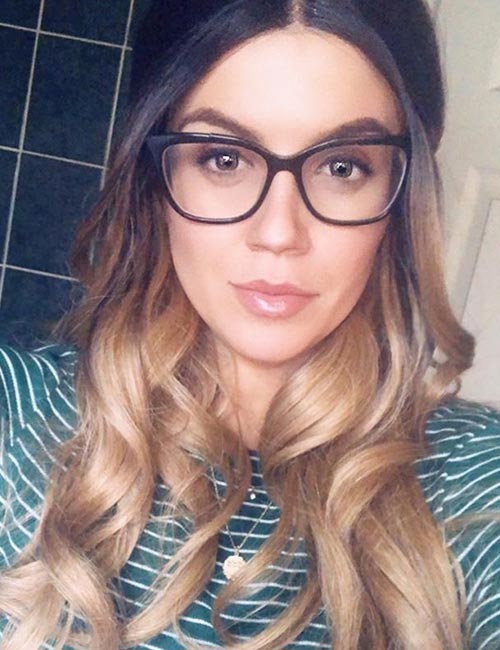 Sunny ombre hairstyle for women with glasses