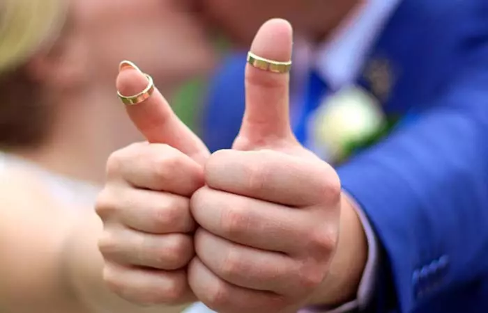 The thumb symbolizes willpower in a person. 