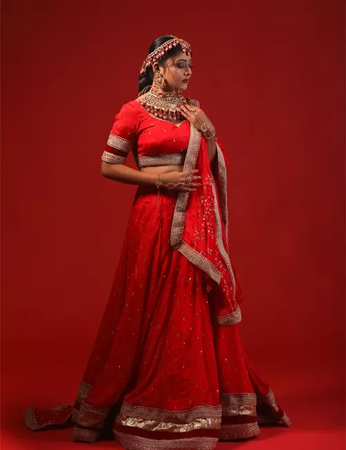 A-red-taffeta-silk-lehenga-for-reception-for-Indian-brides