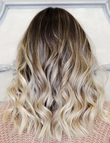 Contrast ombre hairstyle for thin hair