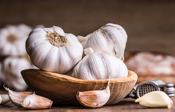 Garlic for treating swollen uvula