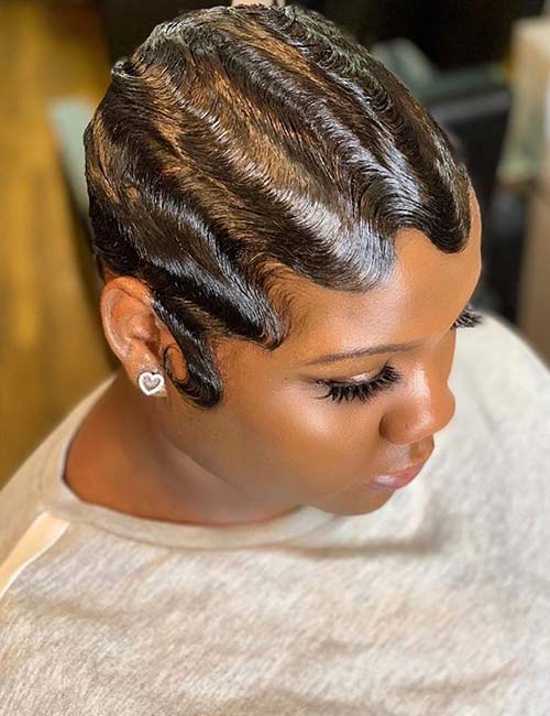 Glossy finger wave style