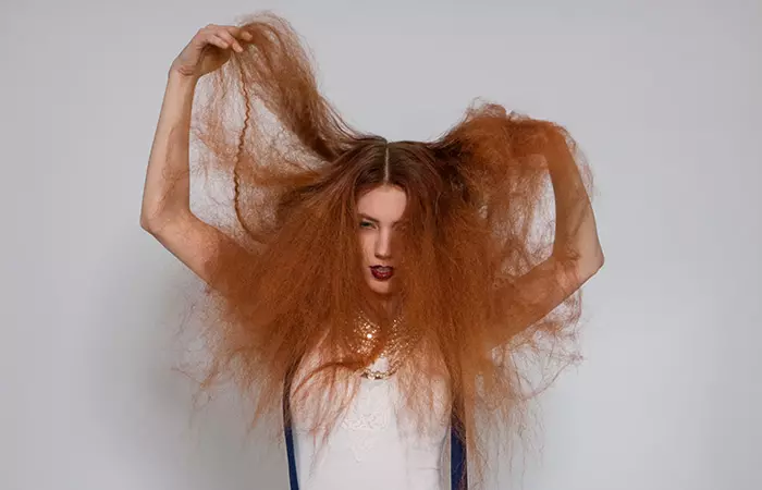 It Helps To Tame Frizzy And Unmanageable Hair