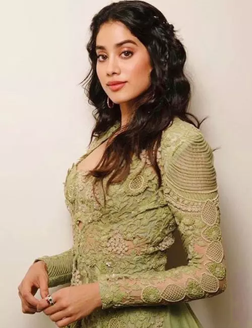  Janhvi Kapoor