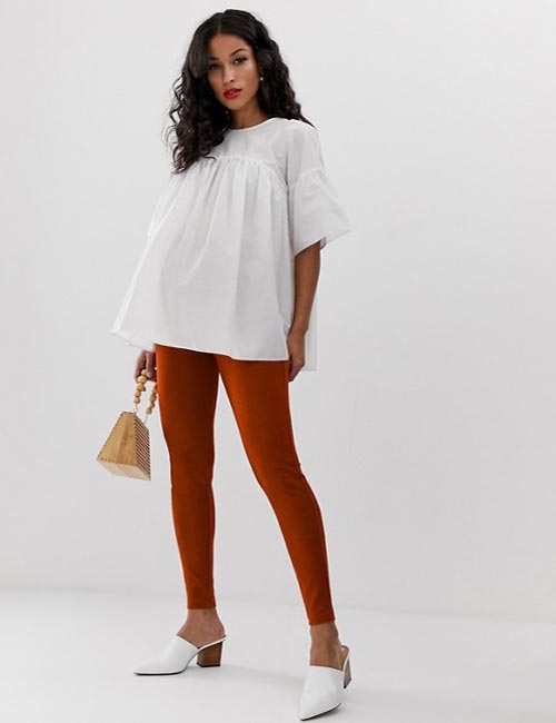 Flowy top with maternity leggings
