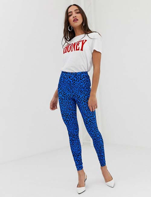 Graphic T-shirt with printed leggings