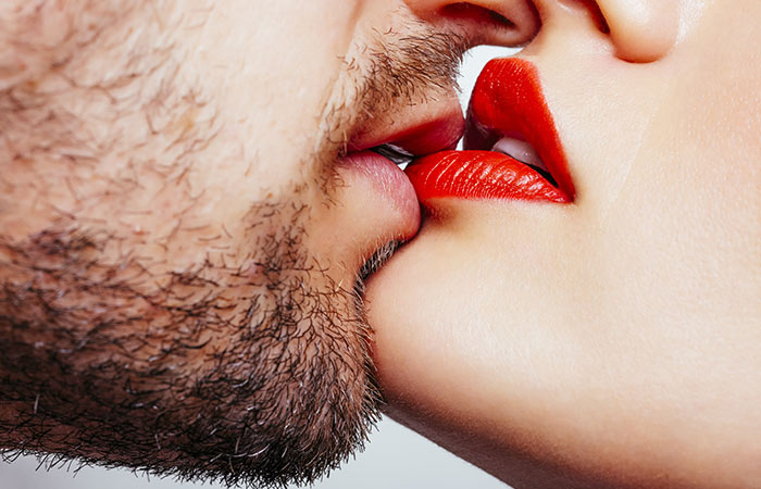 Single-lip Kiss