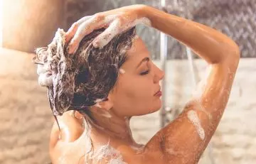 This Is The Best Way To Shampoo For Preserving Scalp Health