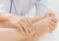 पैरों में सूजन को कम करने के 15 असरदार घरेलू उपाय - Swollen Feet Home Remedies in Hindi