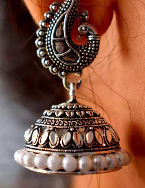 1. The Jhumkas