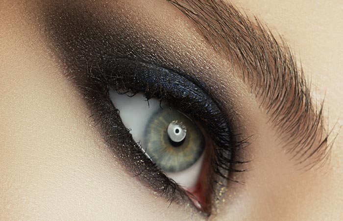 4. Fake Smoky Eyes With This Simple Trick