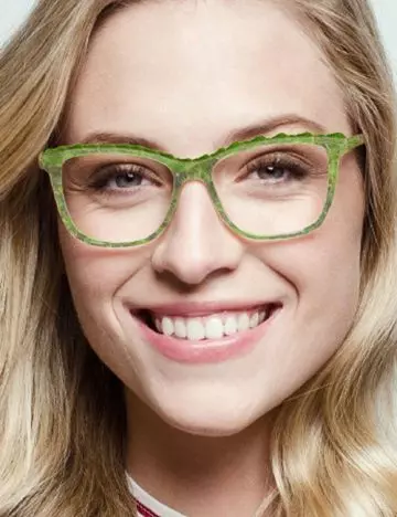 For Your Bold, Brightly Colored Frames, Go For A Neutral Lip Color