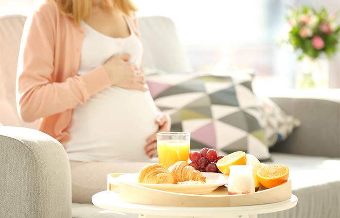 Fruit intake during pregnancy in Hindi