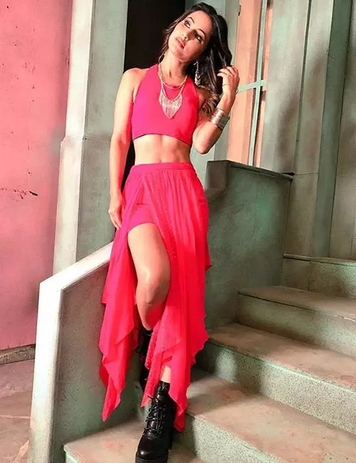 Her Glam Avatar In Music Video