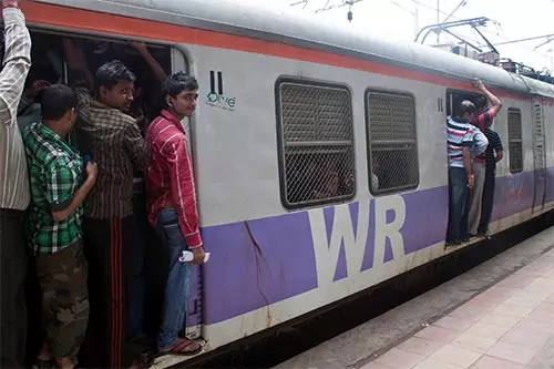 Here Are A Few Mind-Boggling Facts About Mumbai Local Trains
