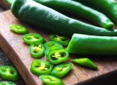 हरी मिर्च के 17 फायदे, उपयोग और नुकसान - Green Chili Benefits, Uses ...