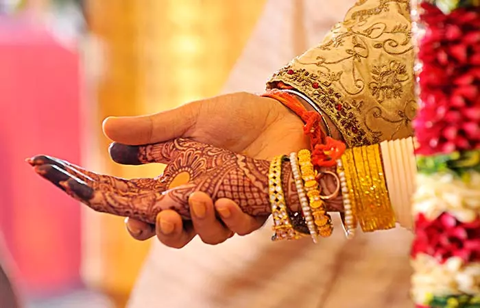 Why Arranged Marriage Isn't Always A Sweet Piece Of Cake