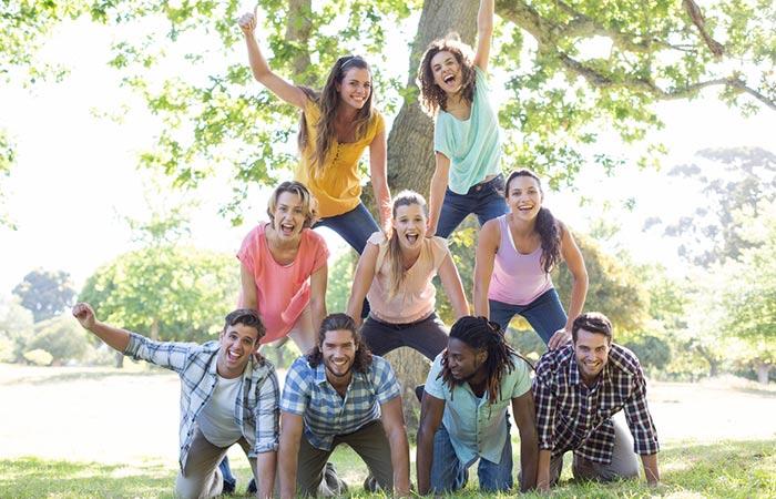 Human pyramid challenge for friends