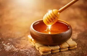 Cure eczema from honey in hindi