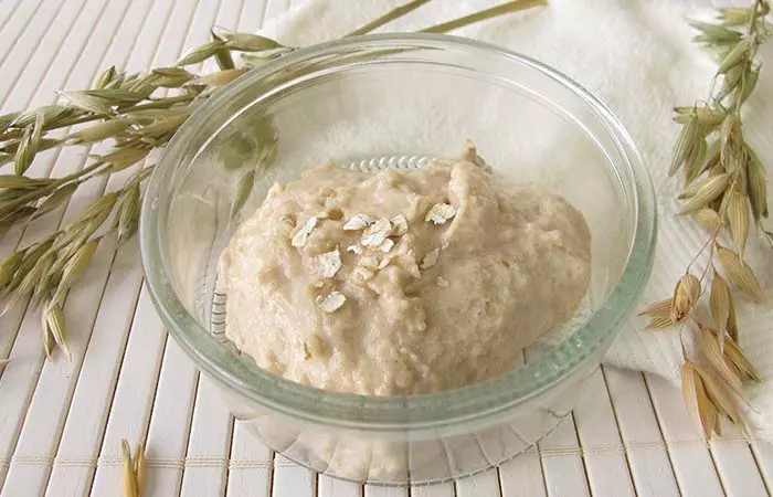 Epsom salt and oatmeal face mask for acne