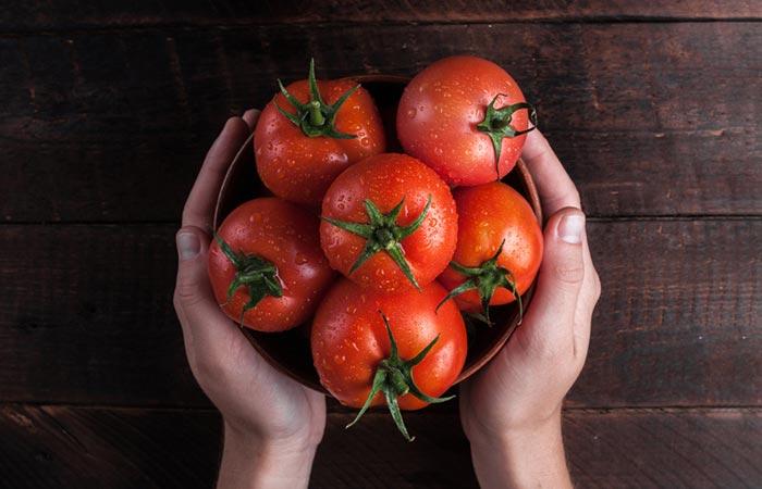 The use of tomatoes to make skin tingle