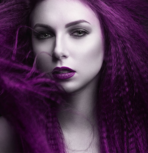 Cheveux violets vampiriques