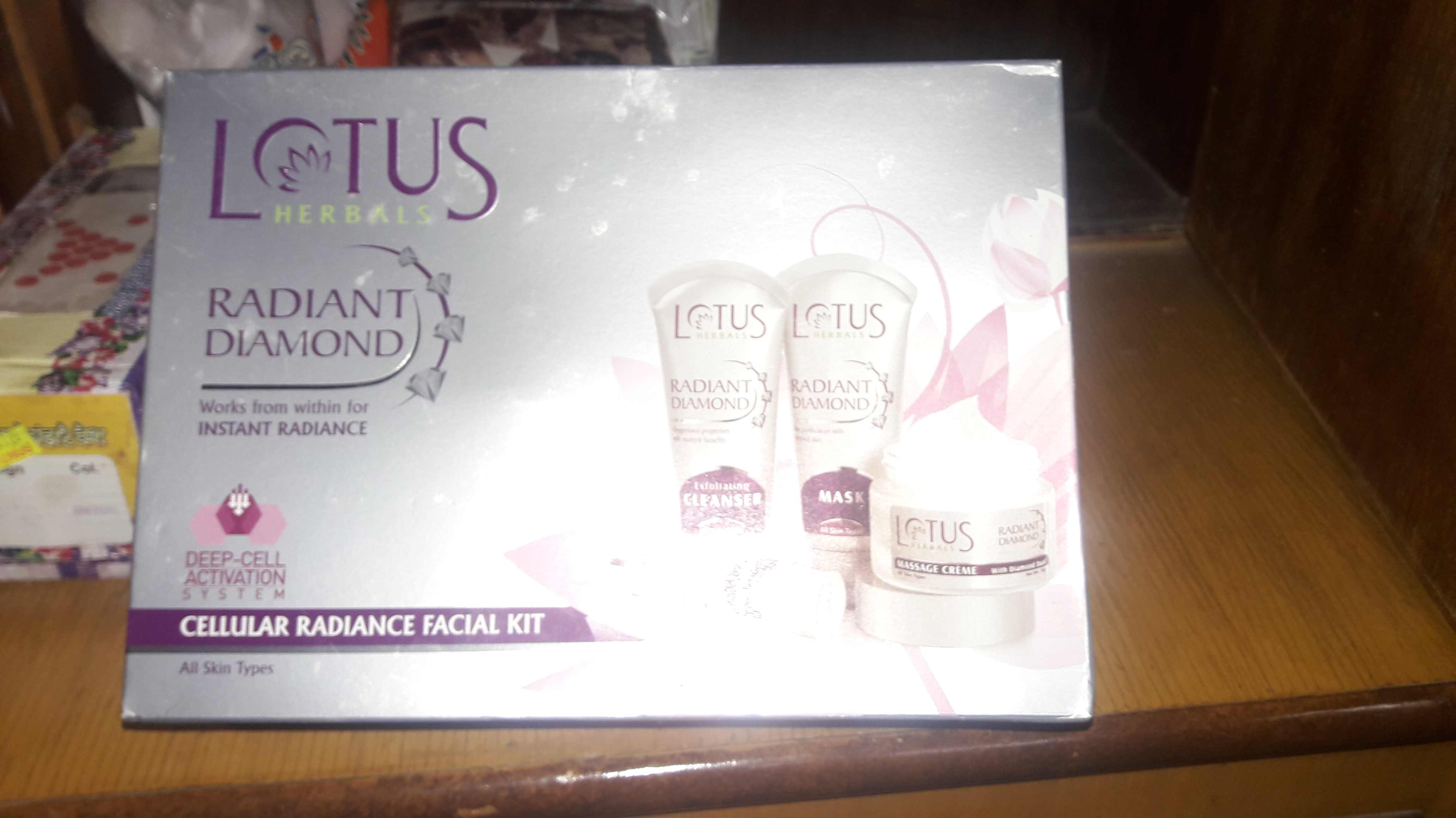 Lotus Herbals Radiant Diamond Facial Kit Reviews, Price, Benefits: How 