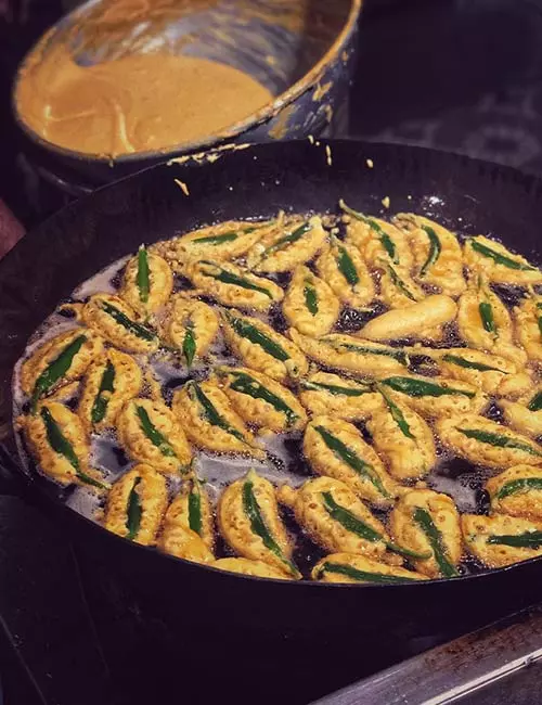 2. Mirchi Bajji
