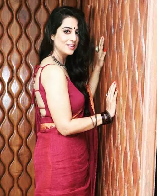 Mahie Gill Of 'Dev.D' Fame Reveals She Is Mother To A Three-Year-Old Daughter But Is Not Married Yet