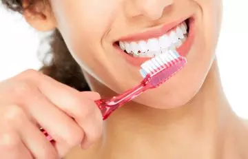 Tips for Teeth Whitening in Hindi