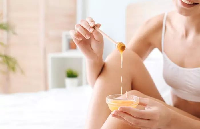 Applying Sugary Foods During Foreplay