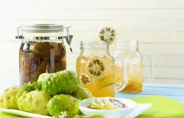 How to make noni juice at home