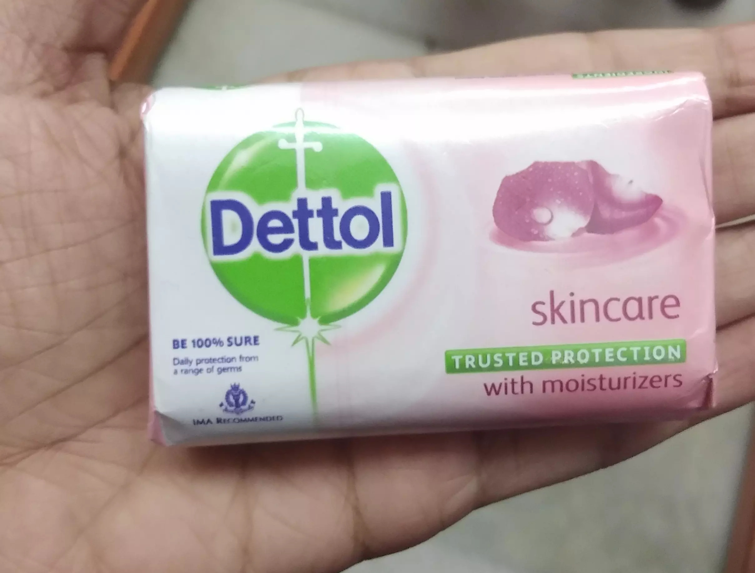 Dettol Skincare Soap Reviews, Ingredients, Benefits, How To Use, Price