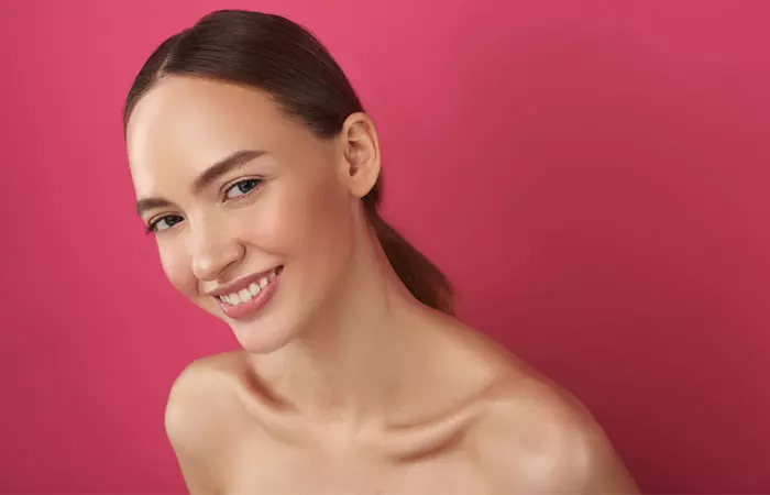 Concealer Trick To Highlight Your Collarbones