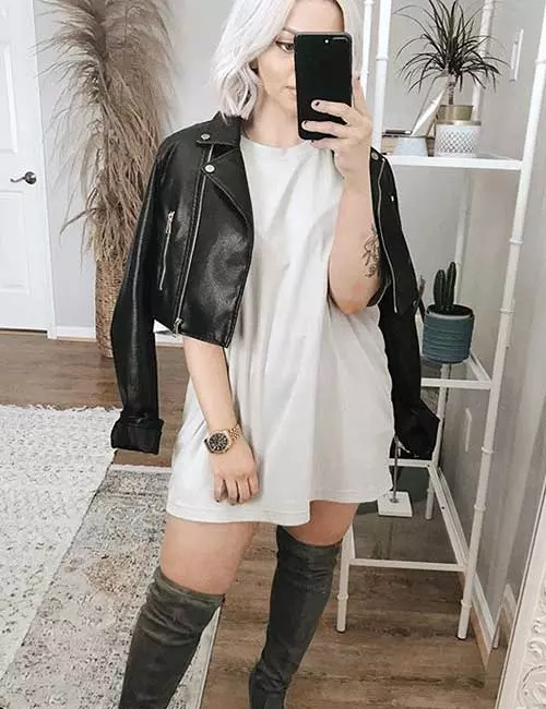 How to wear oversized T-shirt with a leather jacket