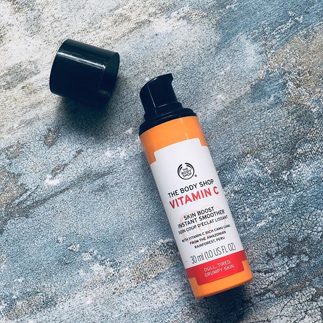 The Body Shop Vitamin C Skin Boost Instant Smoother Serum  