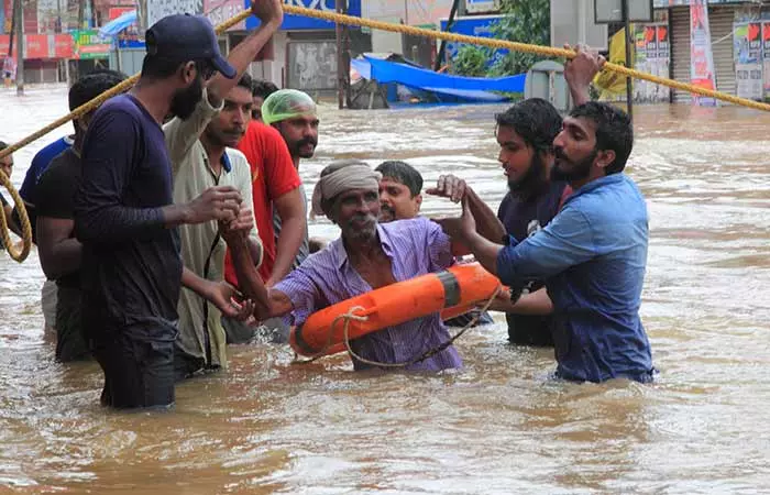 Helping Hand For The Flood Victims1