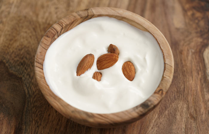 Yogurt Almonds