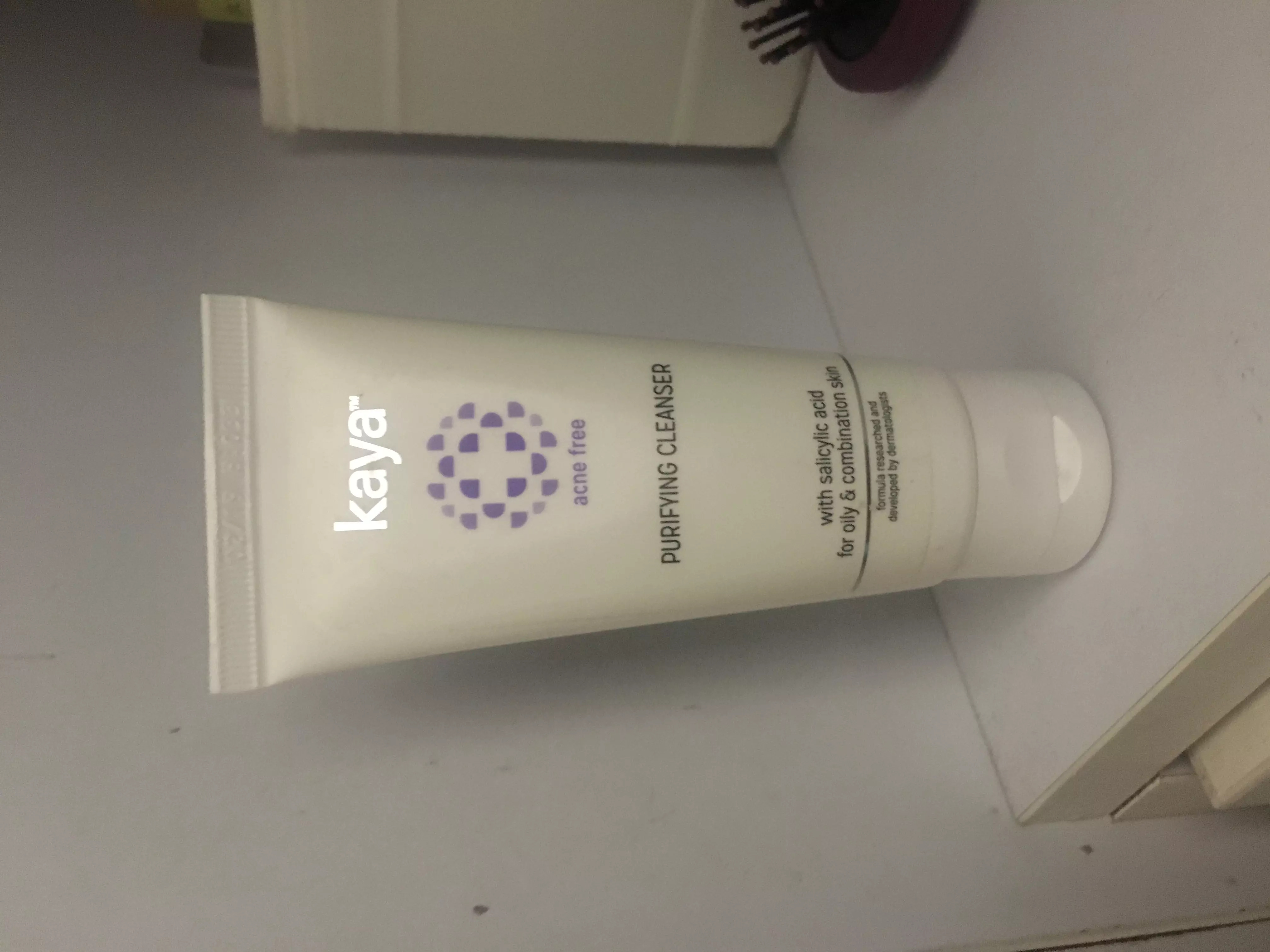 Kaya Acne Free Purifying Cleanser Reviews, Price, Benefits How To Use It?