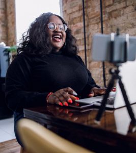21 Best Plus Size Blogs You Can Follow On...