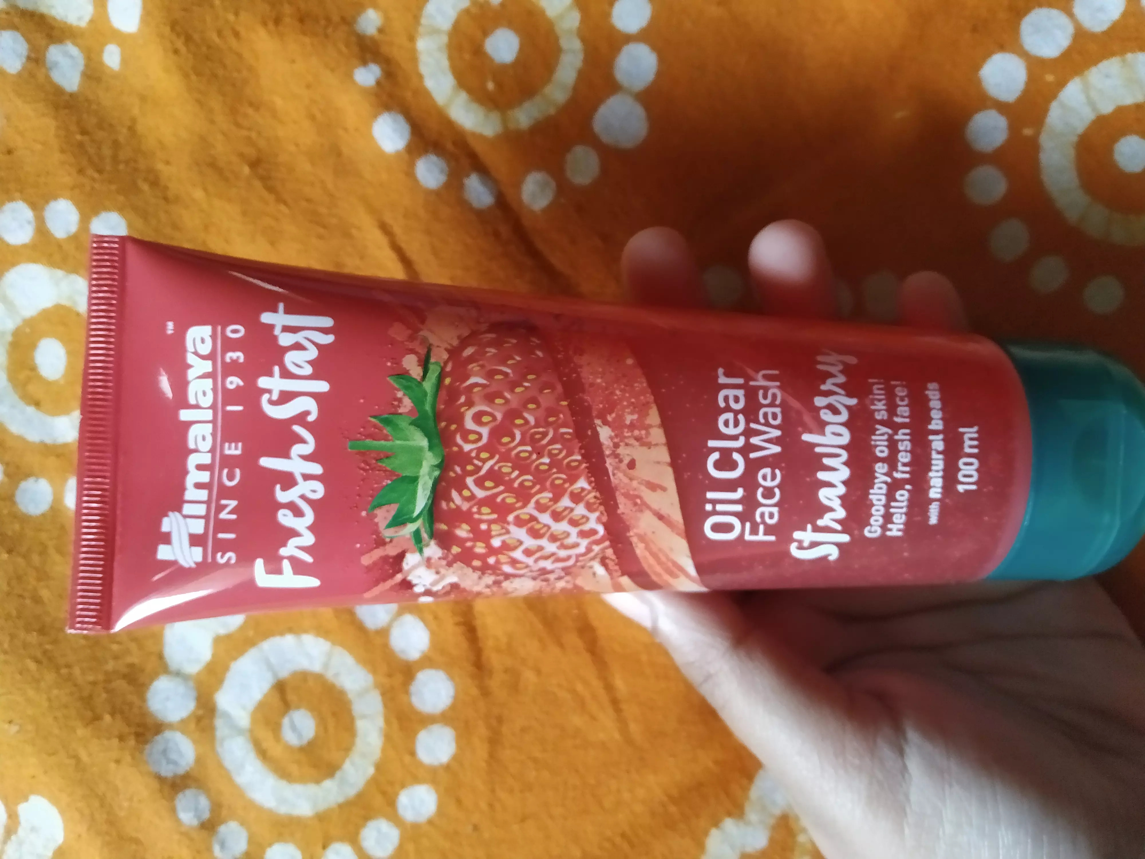 Himalaya Herbals Fresh Start Oil Clear Strawberry Face Wash Reviews
