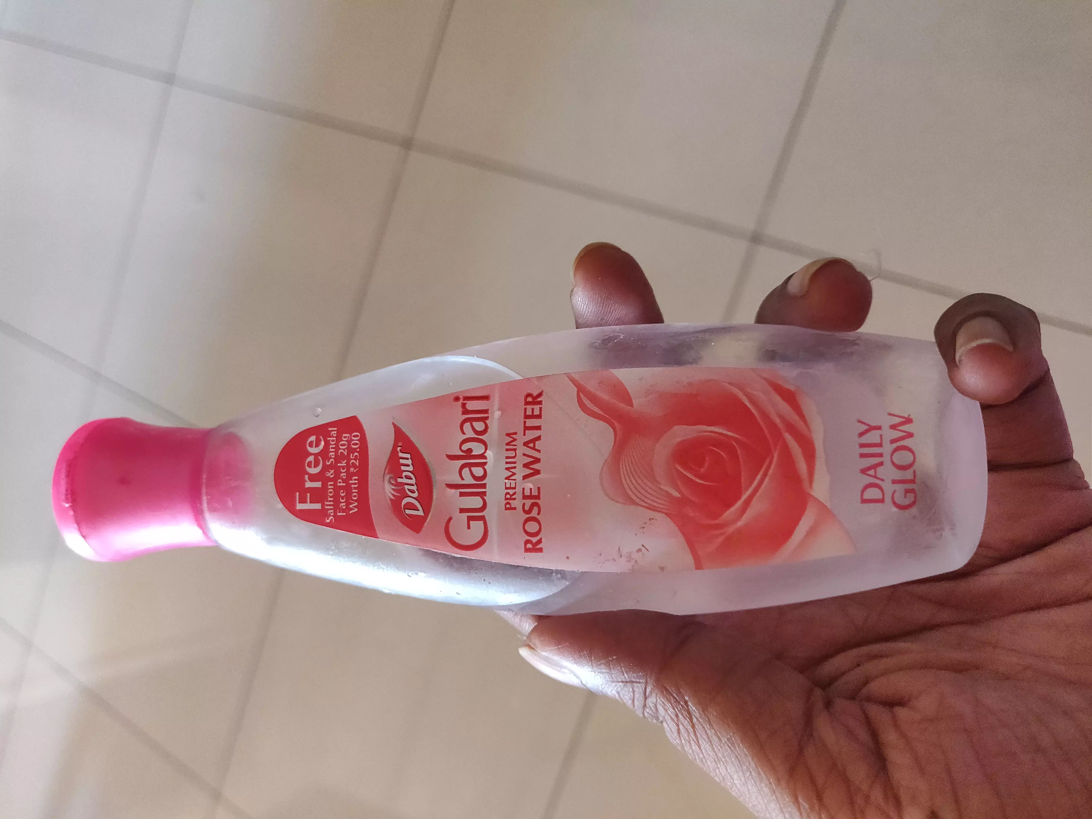 Dabur Gulabari Premium Rose Water Reviews, Price, Benefits How To Use It?