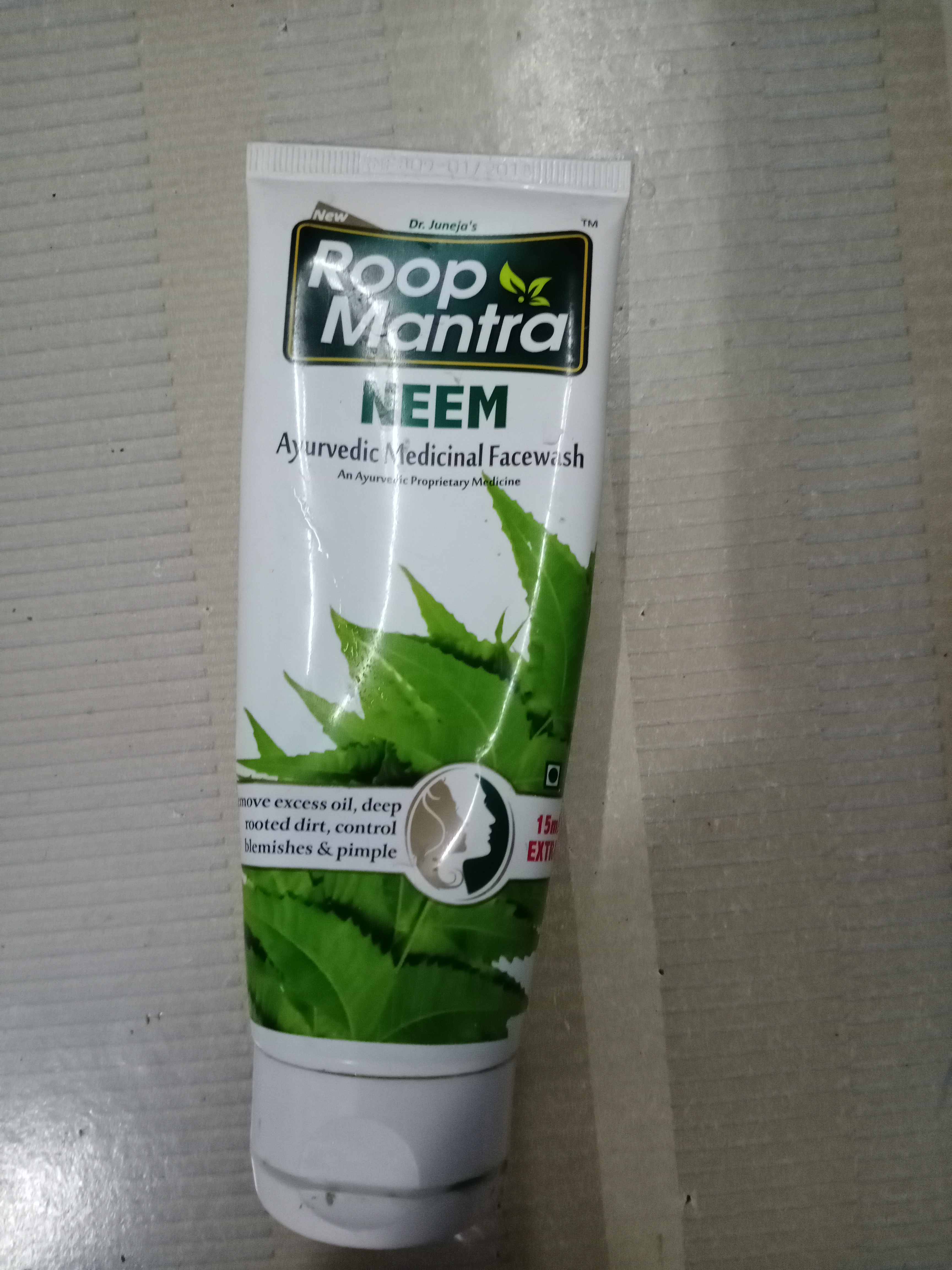 Roop Mantra Neem Face Wash Reviews, Ingredients, Benefits, How To Use, Price