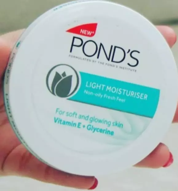 Ponds Light Moisturizer Reviews, Price, Benefits How To Use It?